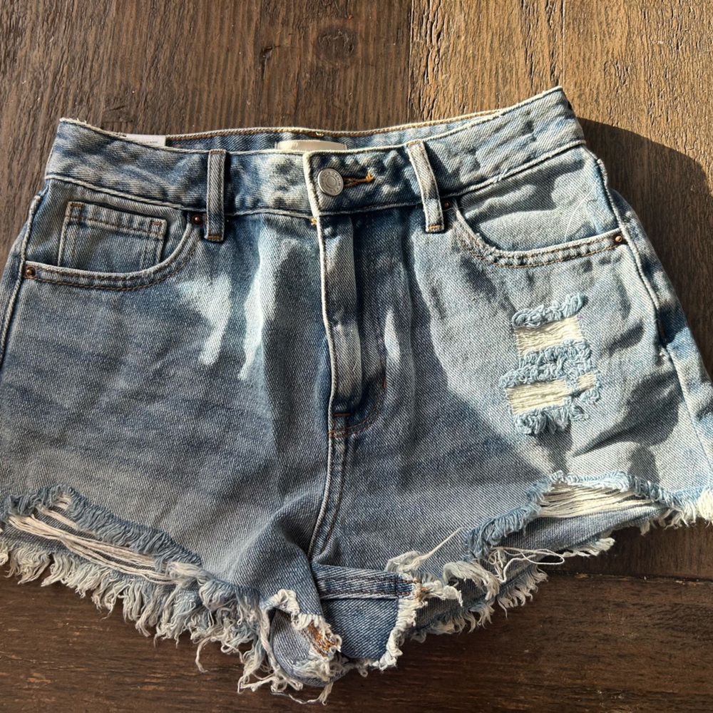 Brand new Pacsun high rise festival Jean shorts—NWOT
Size 25” waist